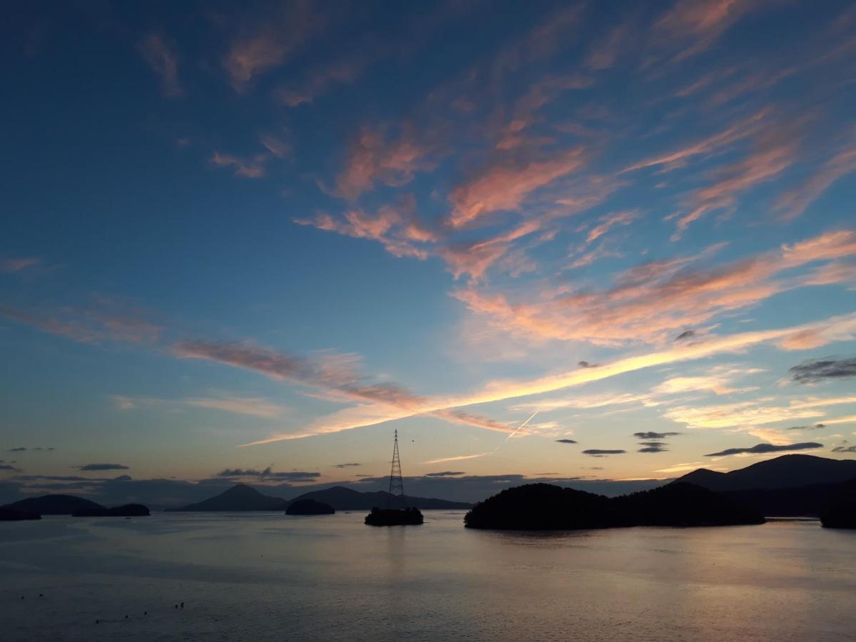 Tongyeong Bridge Hotel Exterior photo